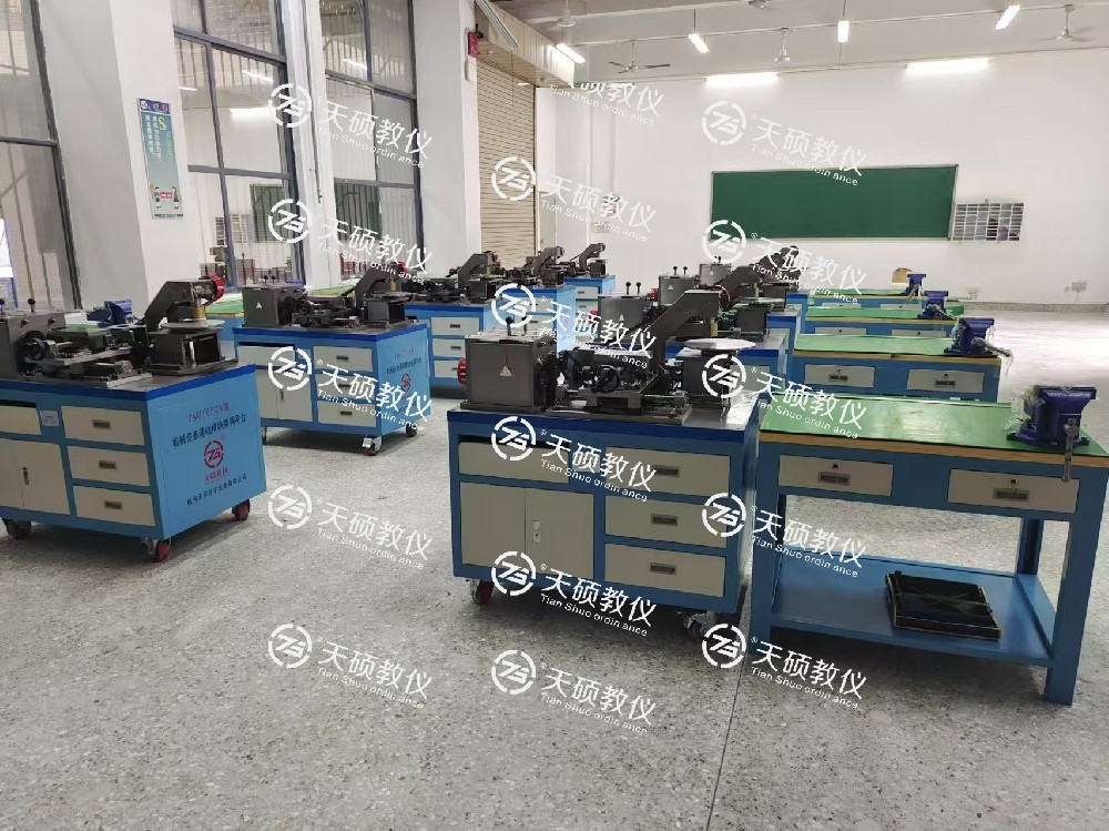 廣東省技師學(xué)院機(jī)械設(shè)備裝備與自動(dòng)控制專業(yè)建設(shè)項(xiàng)目順利安裝、調(diào)試、驗(yàn)收通過！